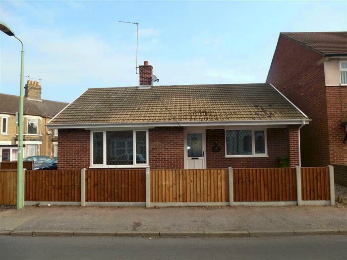 2 Bedroom Bungalow To Rent In Lorne Park Road, Lowestoft, NR33