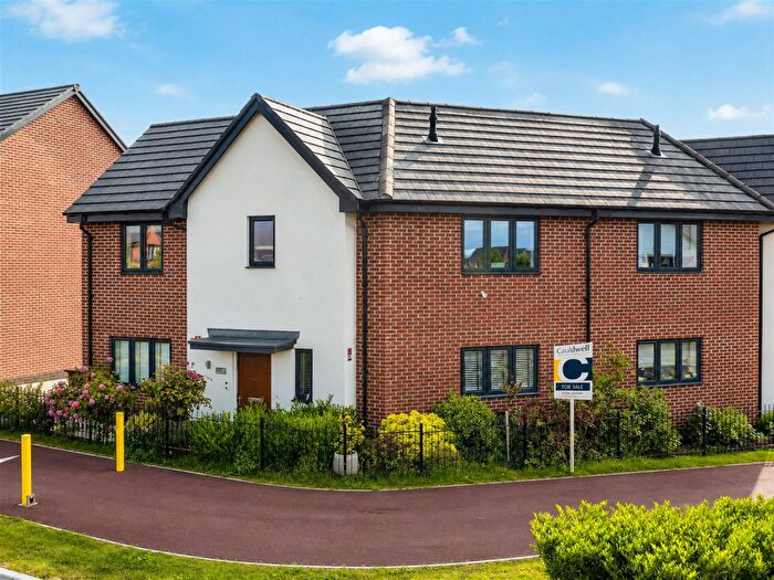 3 Bedroom Semi Detached House For Sale In Elmswell Road, Glebe Farm, Milton Keynes, MK17
