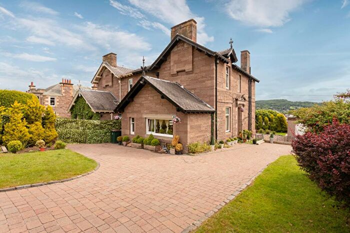 4 Bedroom Semi-Detached Villa For Sale In Glasgow Road, Perth, PH2
