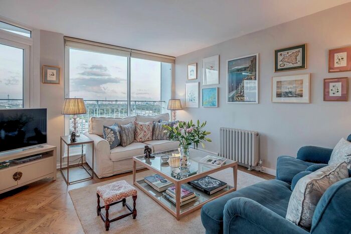 2 Bedroom Flat To Rent In Campden Hill Towers, Notting Hill Gate, London, W11