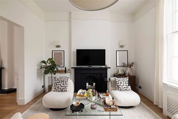 2 Bedroom Flat To Rent In Chepstow Road, London, W2