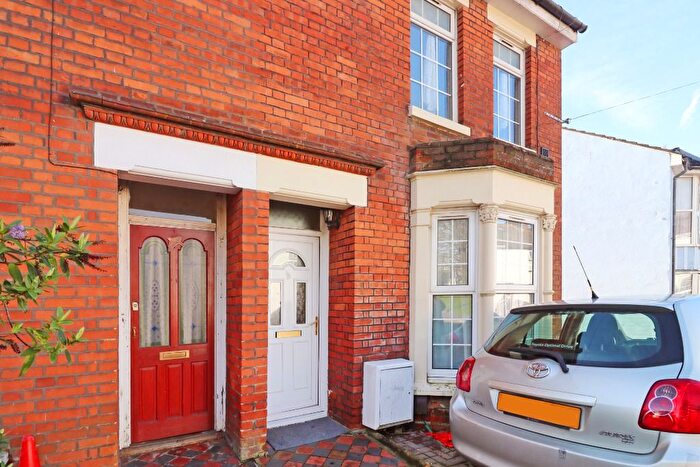 3 Bedroom Semi Detached House To Rent In Godinton Road, Town Centre, Ashford, TN23