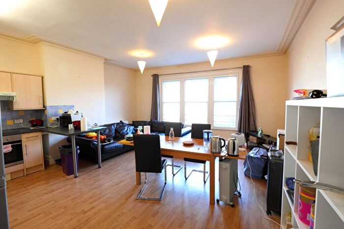 3 Bedroom Flat To Rent In Whiteladies Road, Bristol, BS8