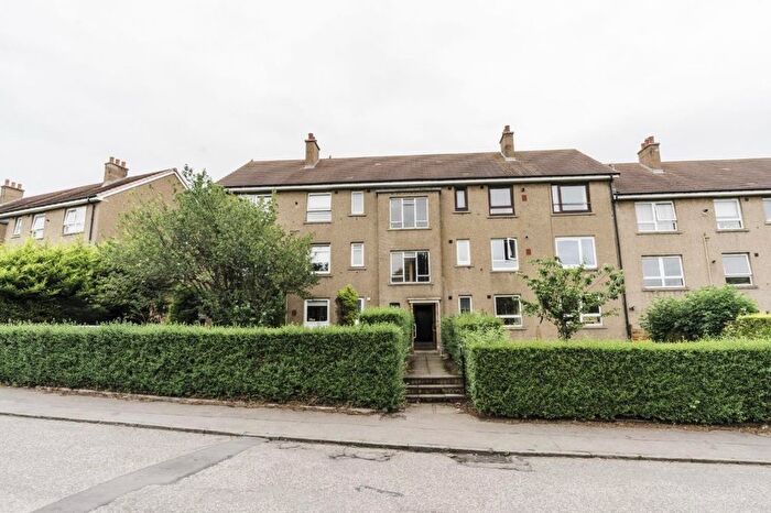 2 Bedroom Flat To Rent In Kemnay Gardens, Dundee, DD4