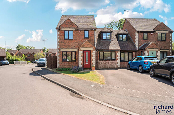 3 Bedroom Link Detached House For Sale In Huntsland, Royal Wootton Bassett, Royal Wootton Bassett, SN4