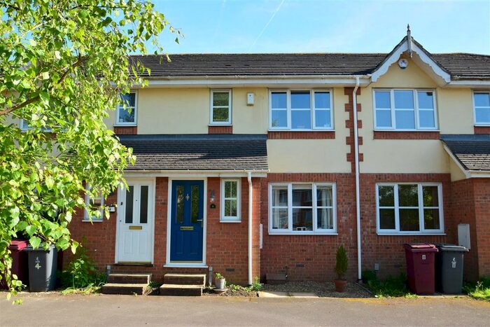 3 Bedroom Terraced House To Rent In Dickens Close, Caversham, Reading, RG4