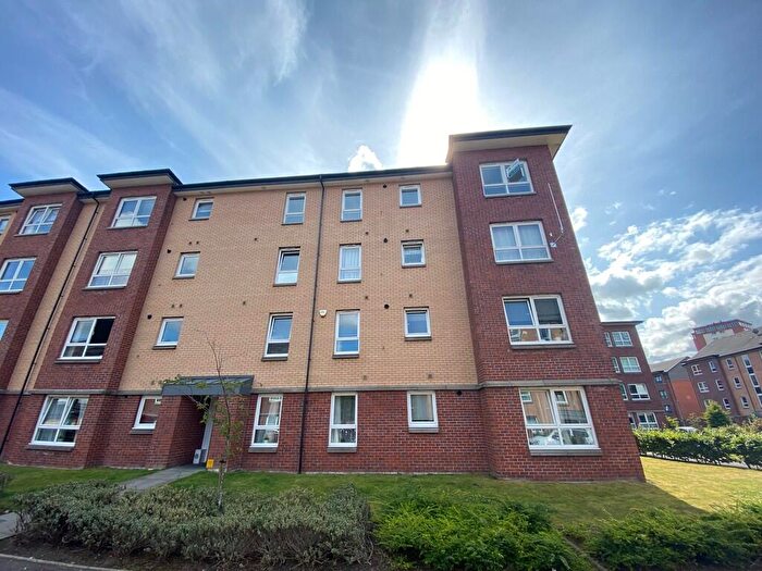 2 Bedroom Apartment To Rent In Springfield Gardens, Parkhead, G31