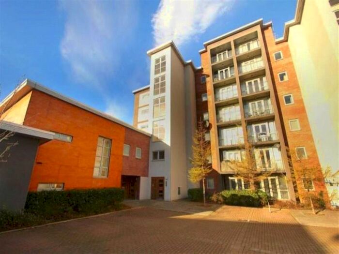 2 Bedroom Flat To Rent In North Side, Staithes, Gateshead, NE8