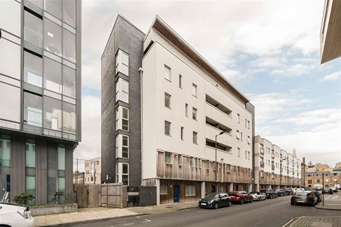 2 Bedroom Flat To Rent In Chambers Street, Bermondsey, SE16