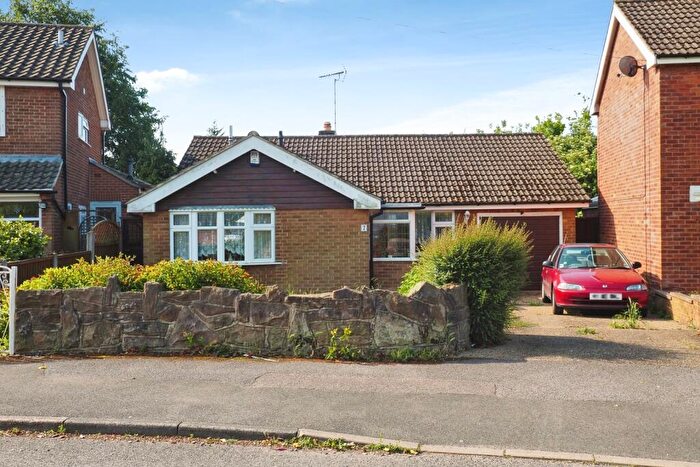 2 Bedroom Bungalow For Sale In Moorsholm Drive, Wollaton, Nottingham, NG8