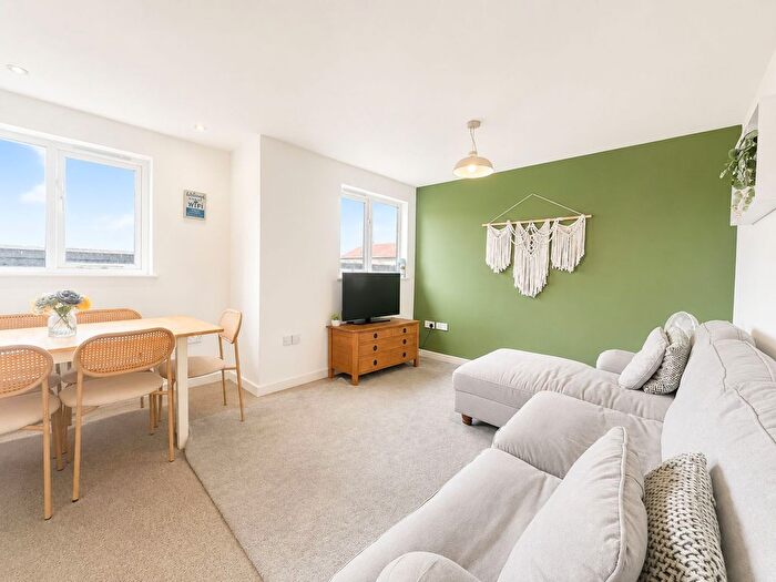 2 Bedroom Flat To Rent In Waterloo Road, Midland Mews, BS2