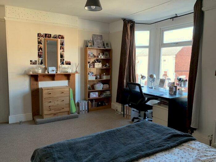 5 Bedroom Terraced House To Rent In Dunlop Avenue, NG7