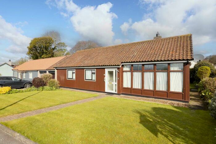 4 Bedroom Detached Bungalow For Sale In Charles Way, Limekilns, Dunfermline, KY11