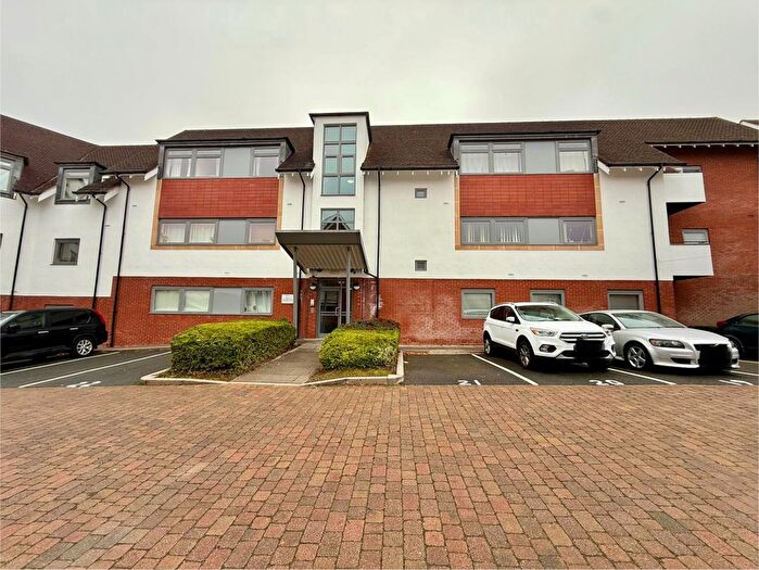 2 Bedroom Flat To Rent In Middlepark Drive, Birmingham, B31