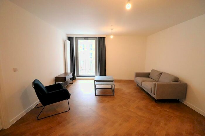 1 Bedroom Flat To Rent In Broadside, Oldham Road, New Cross M4