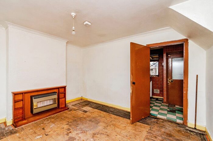 3 Bedroom Terraced House For Sale In Kent Street, Walsall, West Midlands, WS2