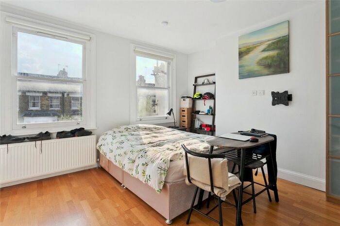 Studio To Rent In Warbeck Road, London, W12