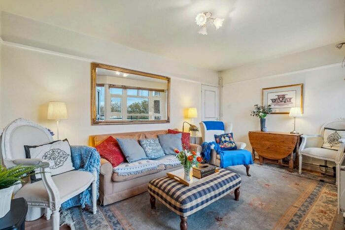 1 Bedroom Flat To Rent In Broomhouse Lane, London, SW6