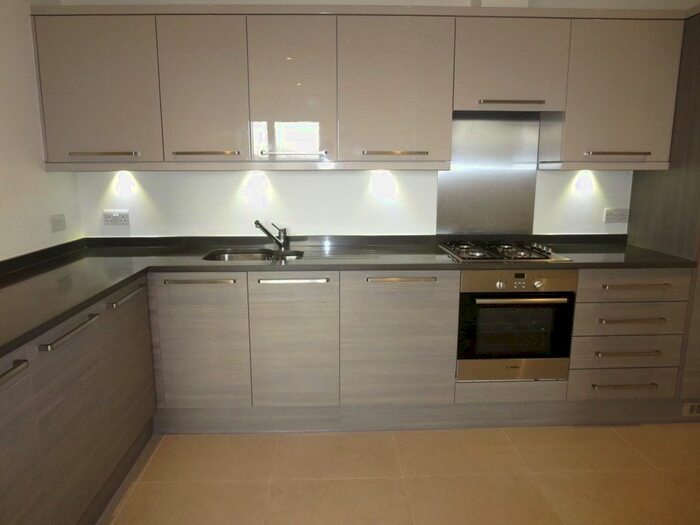 2 Bedroom Flat To Rent In Alpine Road, London, NW9