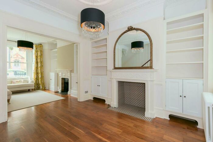 6 Bedroom Terraced House To Rent In Leathwaite Road, SW11