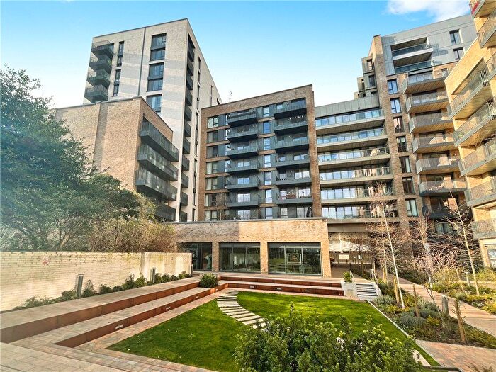 2 Bedroom Flat To Rent In Mill Mead, Staines-Upon-Thames, Surrey, TW18