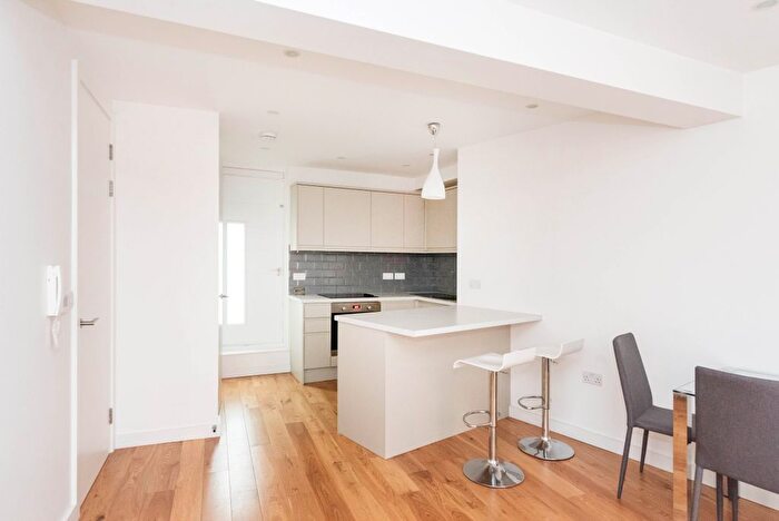 2 Bedroom Flat To Rent In Kings Cross Rd, London, WC1X