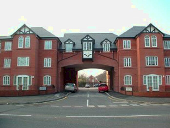 2 Bedroom Apartment To Rent In Woodholme Court, L25