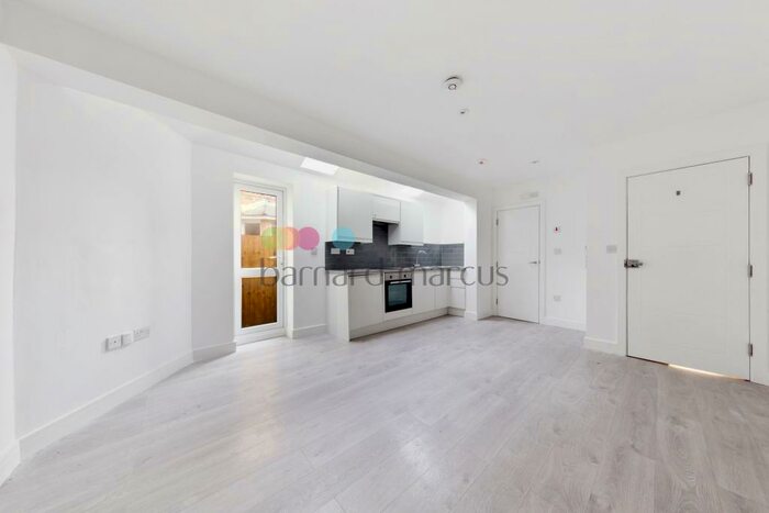 Apartment To Rent In Canterbury Road, Croydon, CR0