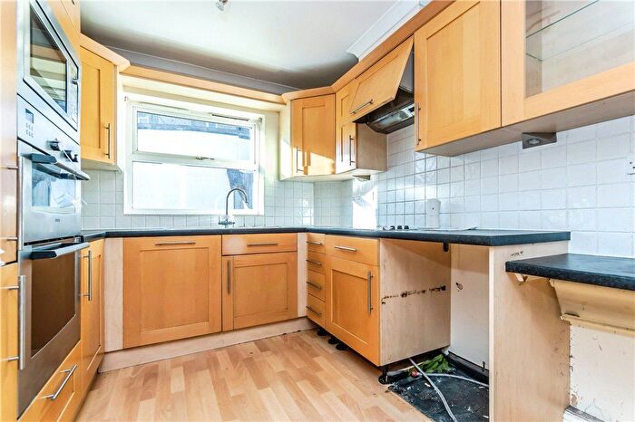 2 Bedroom Flat For Sale In Nottingham Road, South Croydon, CR2