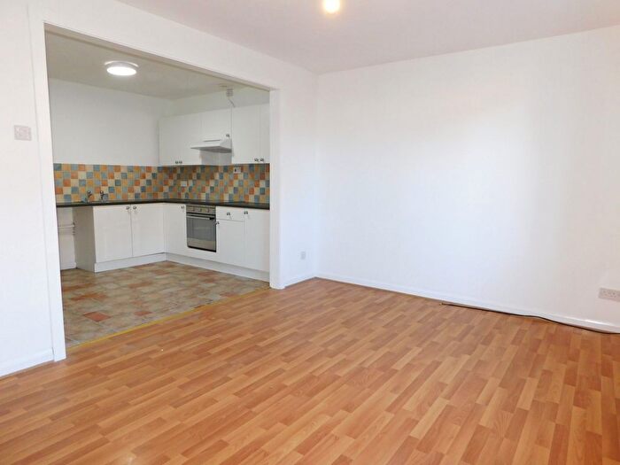 2 Bedroom Flat To Rent In South Street, Peterborough, PE2