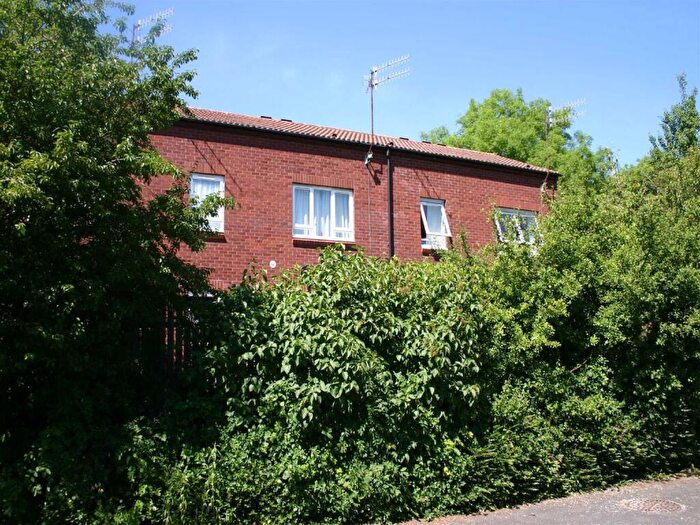1 Bedroom Flat To Rent In Sandhurst Close, Church Hill South, B98