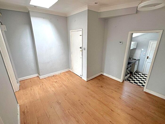2 Bedroom Flat To Rent In Broadway, Bexleyheath, DA6