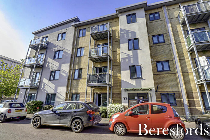 2 Bedroom Apartment For Sale In Rollason Way, Brentwood, CM14