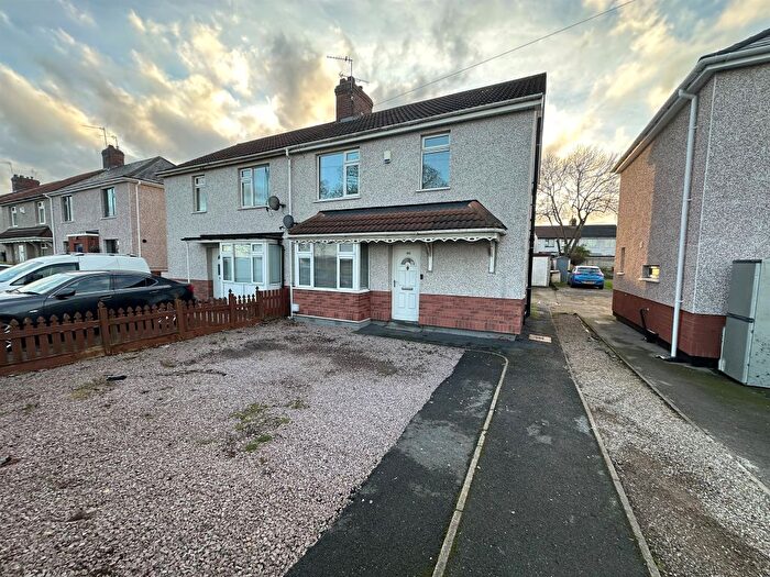 3 Bedroom Semi-Detached House For Sale In Doncaster Lane, Woodlands, Doncaster, DN6