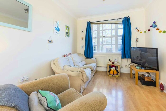 1 Bedroom Apartment To Rent In Queensbridge Road, Hackney, E8