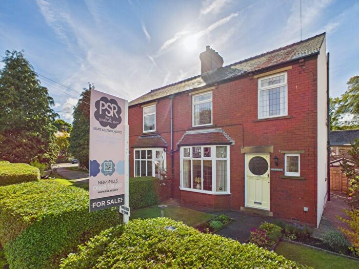 3 Bedroom Semi-Detached House For Sale In Lea Road, Hayfield, SK22