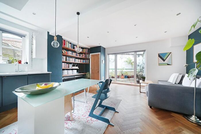 2 Bedroom Flat To Rent In Petherton Road, London, N5