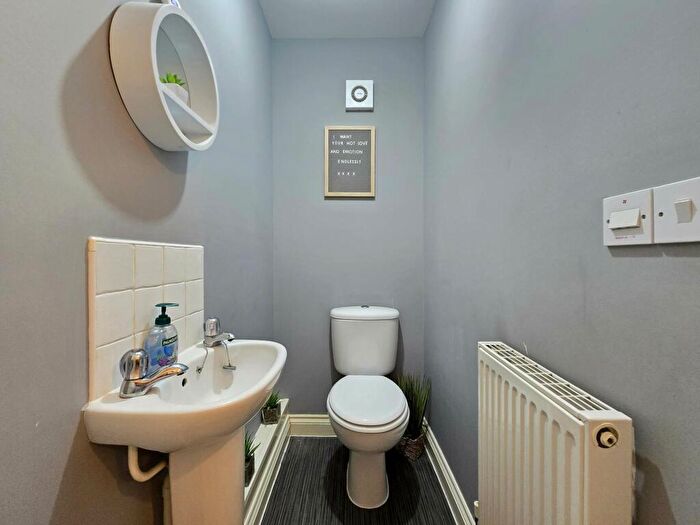 2 Bedroom Terraced House For Sale In Buckland Close, Bideford, EX39