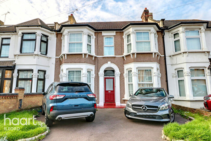 4 Bedroom Terraced House For Sale In Wellwood Road, Ilford, IG3