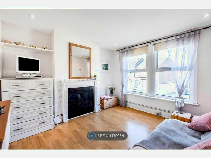 3 Bedroom Maisonette To Rent In Dupree Road, London, SE7