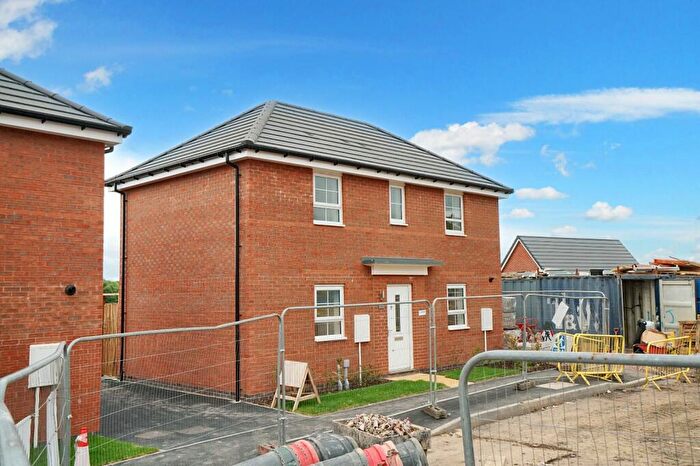 3 Bedroom Detached House To Rent In Hillcrest Road, Nuneaton, CV10