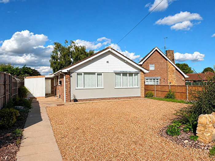 4 Bedroom Detached Bungalow For Sale In Horsepit Lane, Pinchbeck, PE11