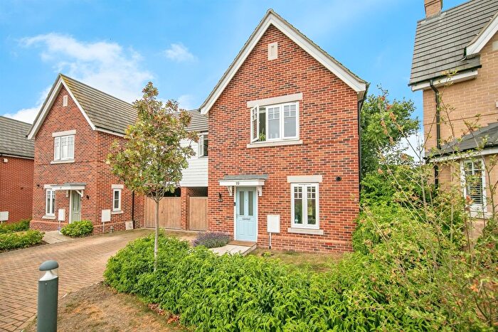 3 Bedroom Link Detached House For Sale In Burton Way, Stanway, Colchester, CO3