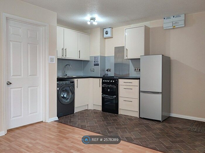 1 Bedroom Flat To Rent In Dunnock Close, Rowland's Castle, PO9