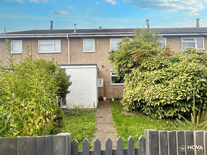 3 Bedroom Terraced House For Sale In Sherd Close, Luton, LU3