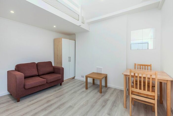 Studio To Rent In Camden Road, Camden, London, N7