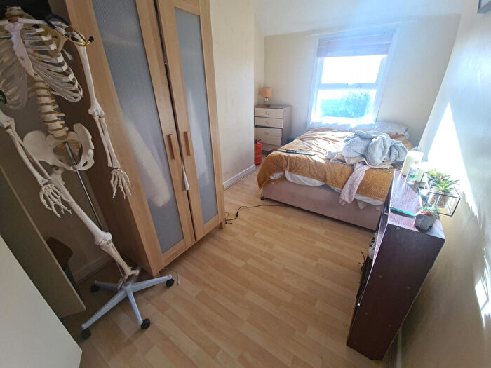 1 Bedroom House To Rent In Moorland Road, Leeds, LS6
