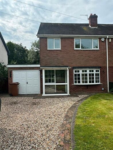 3 Bedroom Semi-Detached House To Rent In Portland Road, Aldridge, Walsall, WS9