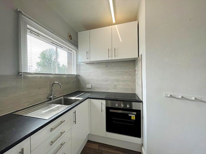1 Bedroom Apartment To Rent In Brighton Road, Redhill, RH1