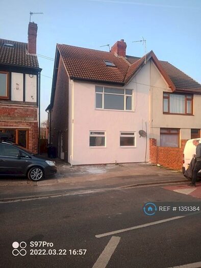 2 Bedroom Maisonette To Rent In Victoria Road, Bentley, Doncaster, DN5